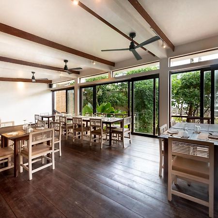 L'Osteria Luxe Beachfront B&B Генерал-Луна Экстерьер фото