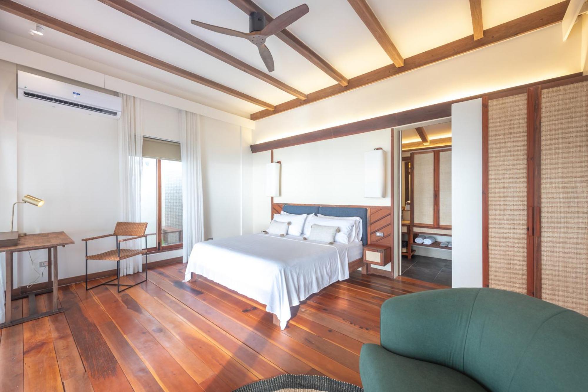 L'Osteria Luxe Beachfront B&B Генерал-Луна Экстерьер фото