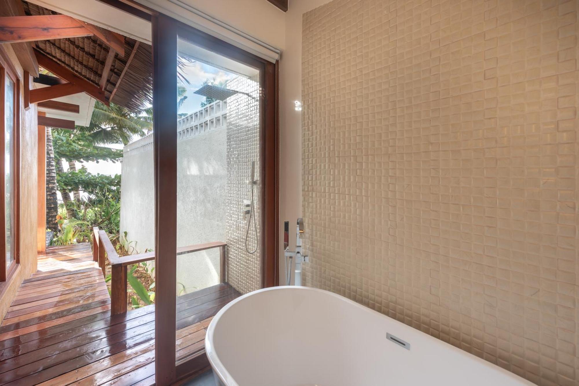 L'Osteria Luxe Beachfront B&B Генерал-Луна Экстерьер фото